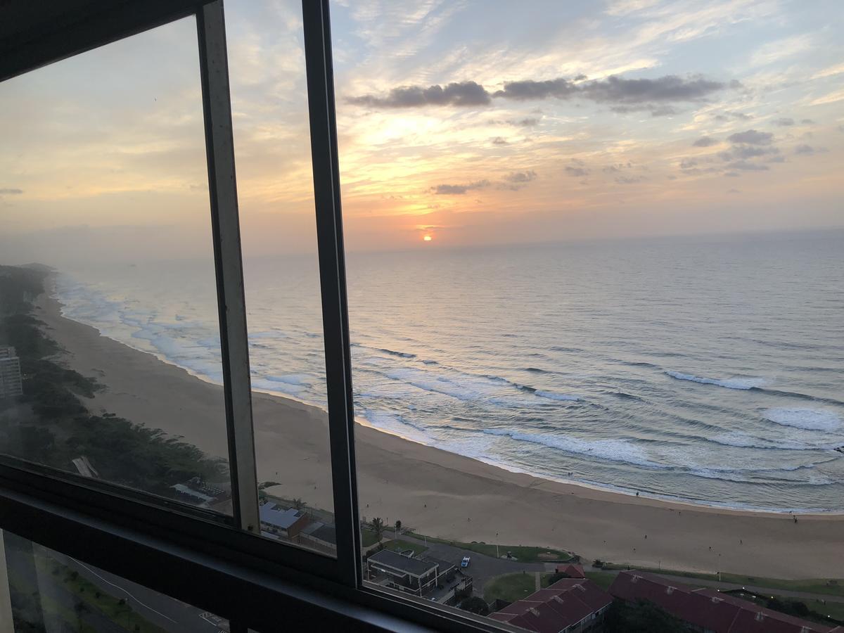 Hightide Apartment Amanzimtoti Buitenkant foto